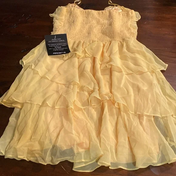 NEW ARDEN B YELLOW STRAPLESS DRESS🌸 - Picture 7 of 8